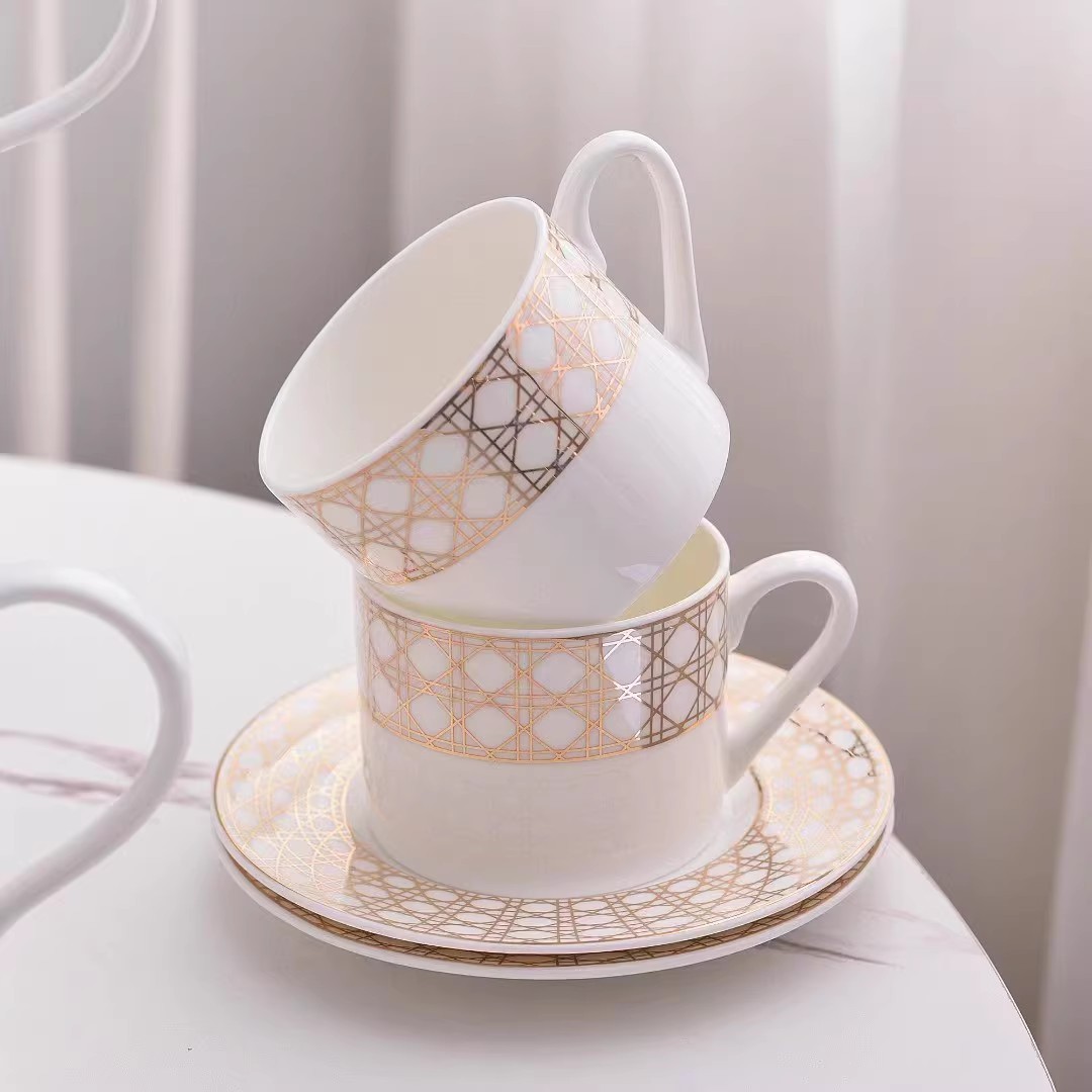 유럽풍 고급스러운 심플 골드 테두리 본차이나 디홈 커피 - Coffee Tea Love 리뷰 및 가격